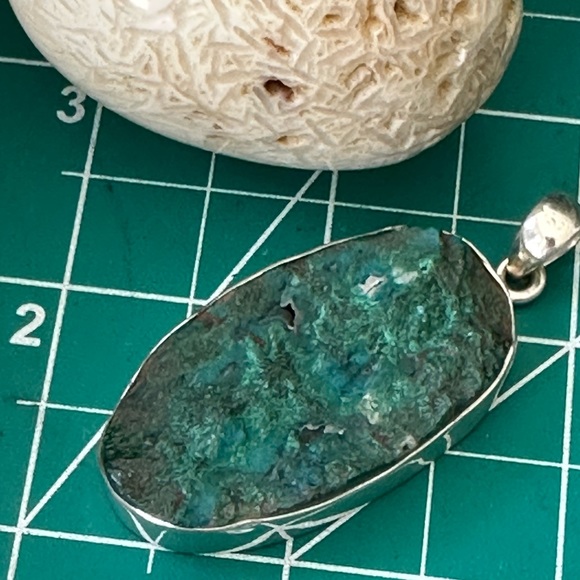 chrysocolla in the rough 925 sterling silver statement pendant - Picture 6 of 8